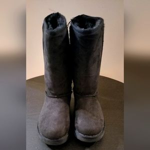 Classic Ugg Inspired Suede Winter Boots Size 1